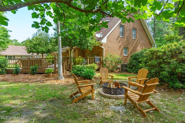 2203 S 40th Avenue, Hattiesburg, MS 39402