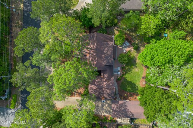 2203 S 40th Avenue, Hattiesburg, MS 39402
