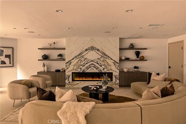2638 Zorada Drive, Los Angeles, CA 90046