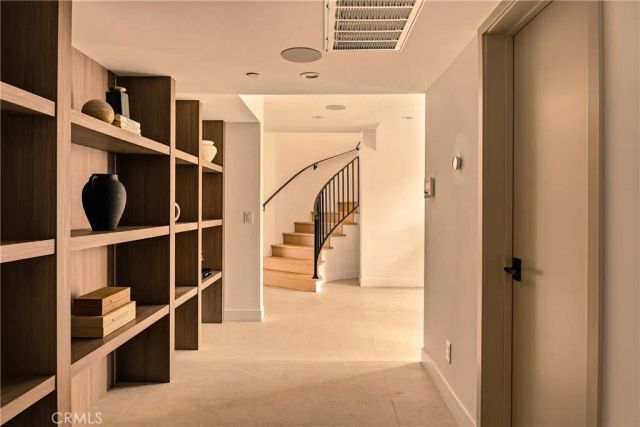 2638 Zorada Drive, Los Angeles, CA 90046