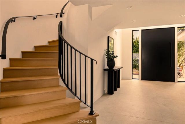2638 Zorada Drive, Los Angeles, CA 90046