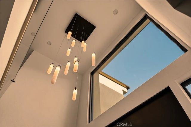 2638 Zorada Drive, Los Angeles, CA 90046