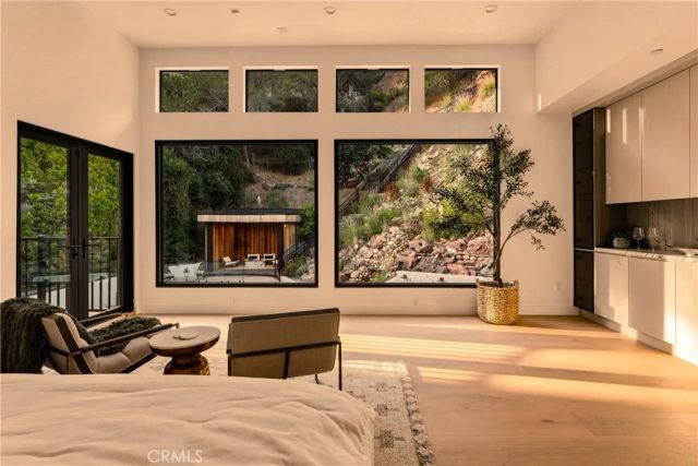 2638 Zorada Drive, Los Angeles, CA 90046