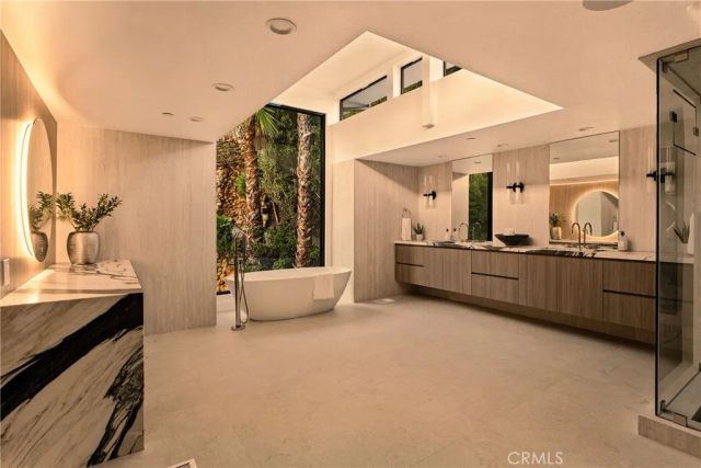 2638 Zorada Drive, Los Angeles, CA 90046