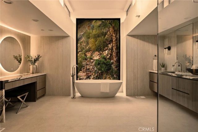 2638 Zorada Drive, Los Angeles, CA 90046