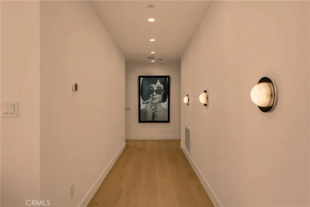 2638 Zorada Drive, Los Angeles, CA 90046