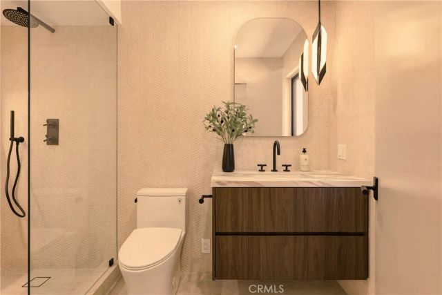 2638 Zorada Drive, Los Angeles, CA 90046