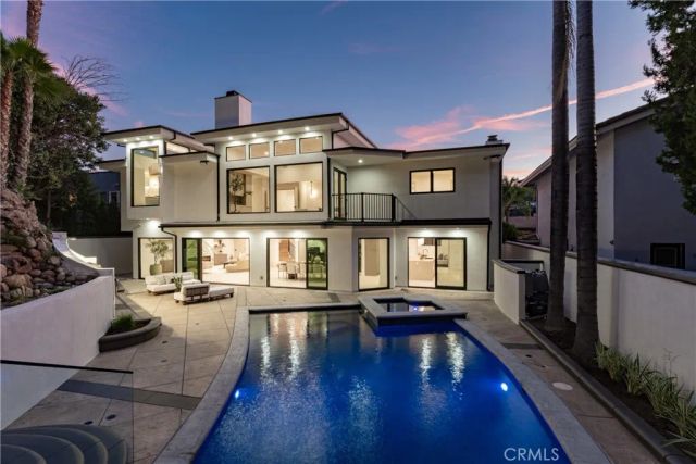 2638 Zorada Drive, Los Angeles, CA 90046
