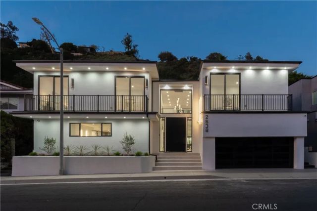 2638 Zorada Drive, Los Angeles, CA 90046