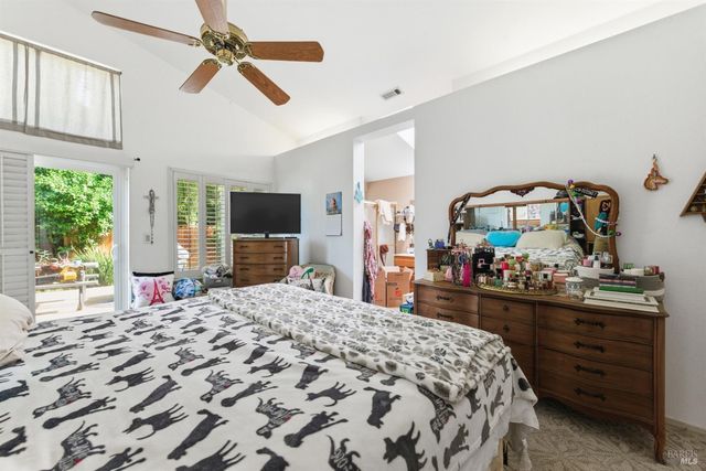 701 Oak Brook Dr, Vacaville, CA 95687