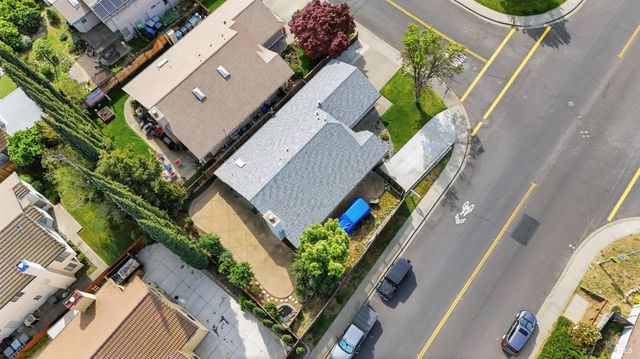 701 Oak Brook Dr, Vacaville, CA 95687