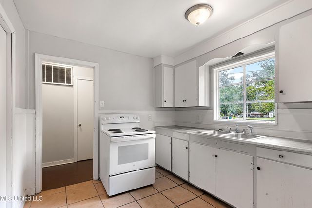 5440 Grafton Street, Jackson, MS 39206