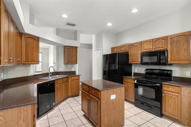 9818 WHITE BARN WAY, Riverview, FL 33569
