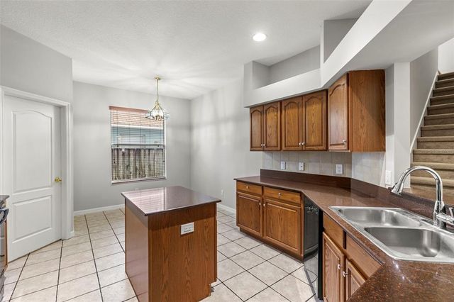 9818 WHITE BARN WAY, Riverview, FL 33569