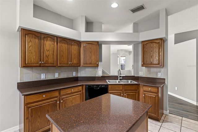 9818 WHITE BARN WAY, Riverview, FL 33569