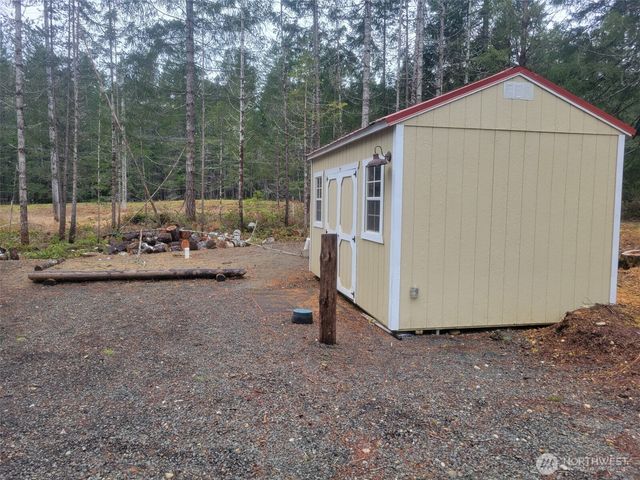 81 N Kings Way S, Hoodsport, WA 98548