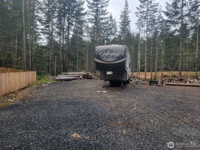 81 N Kings Way S, Hoodsport, WA 98548