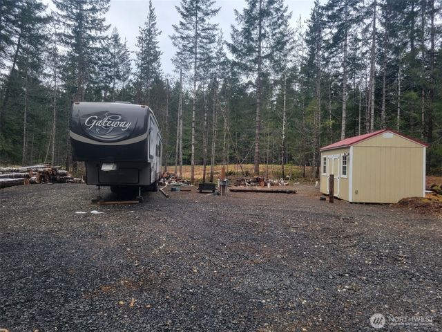 81 N Kings Way S, Hoodsport, WA 98548