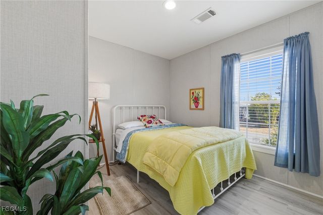 310 Shrub LN S, North Fort Myers, FL 33917