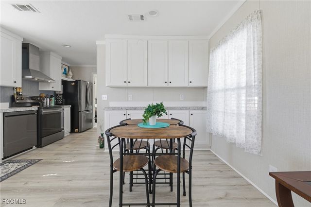 310 Shrub LN S, North Fort Myers, FL 33917