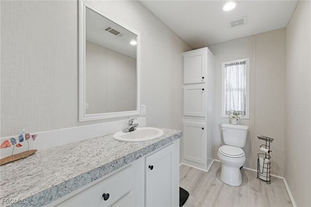 310 Shrub LN S, North Fort Myers, FL 33917