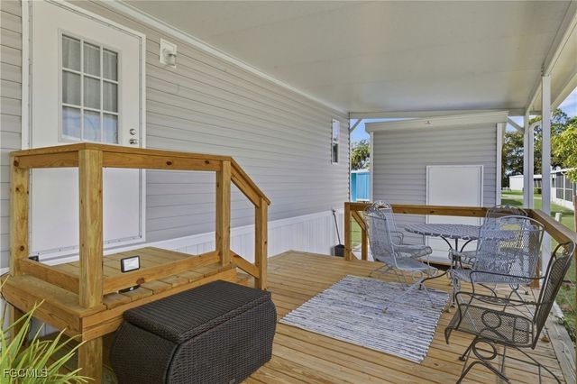 310 Shrub LN S, North Fort Myers, FL 33917