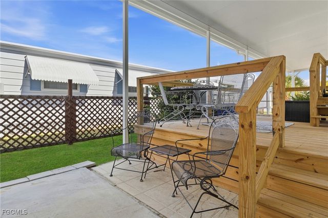 310 Shrub LN S, North Fort Myers, FL 33917