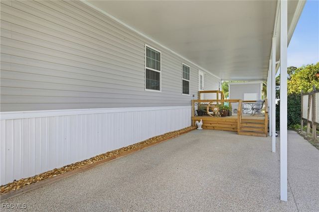 310 Shrub LN S, North Fort Myers, FL 33917