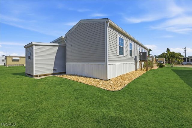 310 Shrub LN S, North Fort Myers, FL 33917