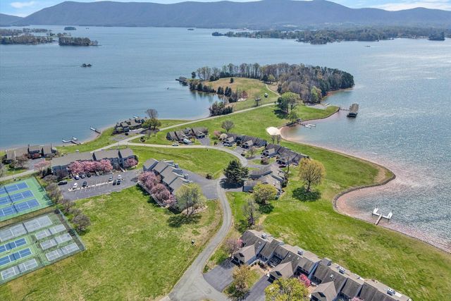 175 Clubhouse Tower DR, Moneta, VA 24121