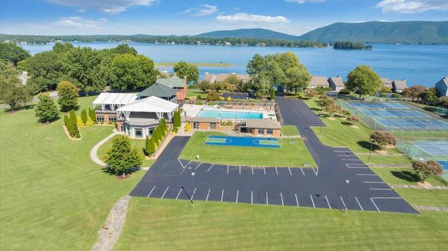 175 Clubhouse Tower DR, Moneta, VA 24121