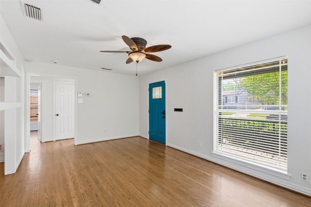 2615 Alco Avenue, Dallas, TX 75211