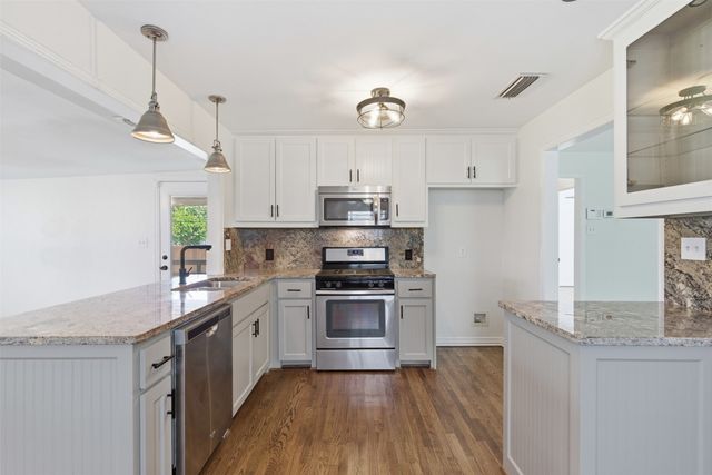 2615 Alco Avenue, Dallas, TX 75211