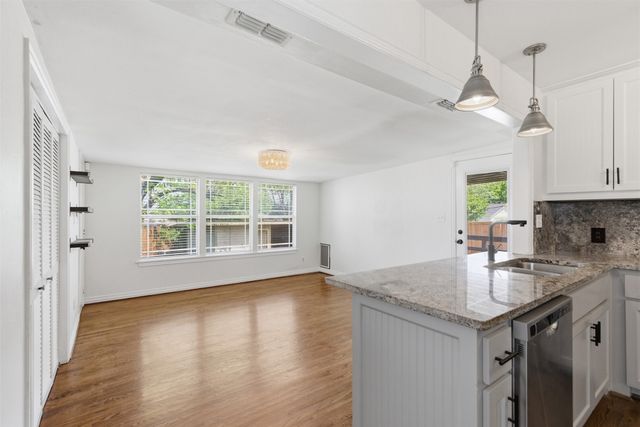 2615 Alco Avenue, Dallas, TX 75211