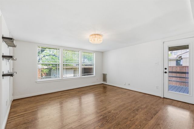 2615 Alco Avenue, Dallas, TX 75211