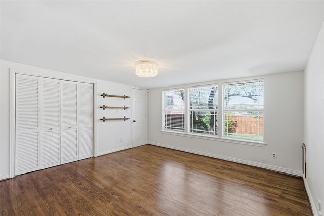 2615 Alco Avenue, Dallas, TX 75211