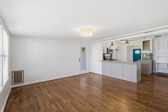 2615 Alco Avenue, Dallas, TX 75211