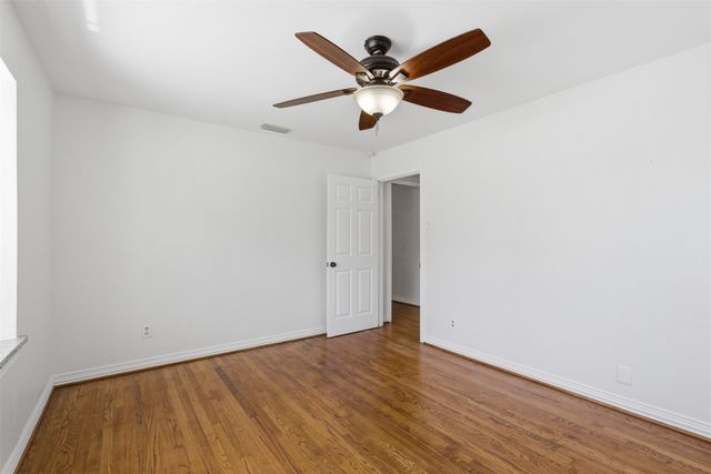 2615 Alco Avenue, Dallas, TX 75211