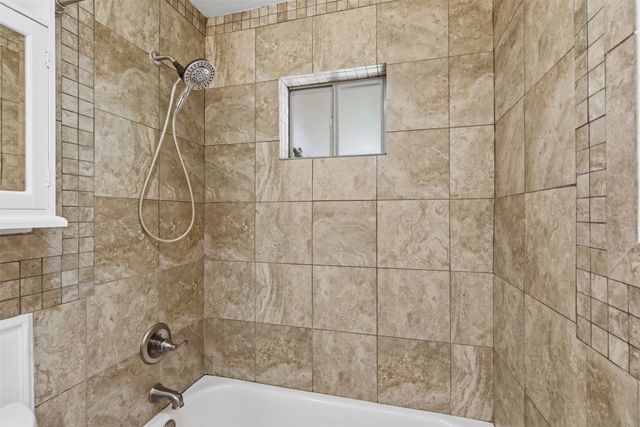 2615 Alco Avenue, Dallas, TX 75211