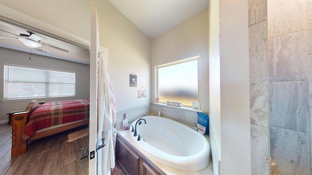 12733 SW 26th Street, Yukon, OK 73099