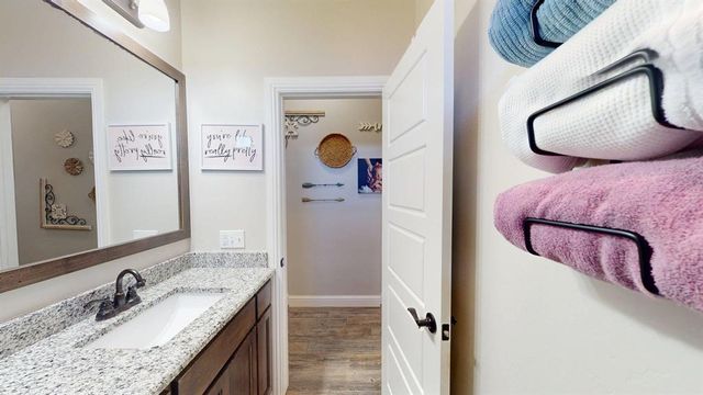 12733 SW 26th Street, Yukon, OK 73099