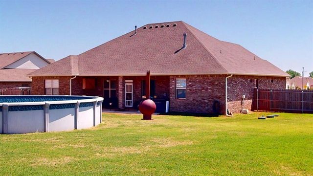 12733 SW 26th Street, Yukon, OK 73099