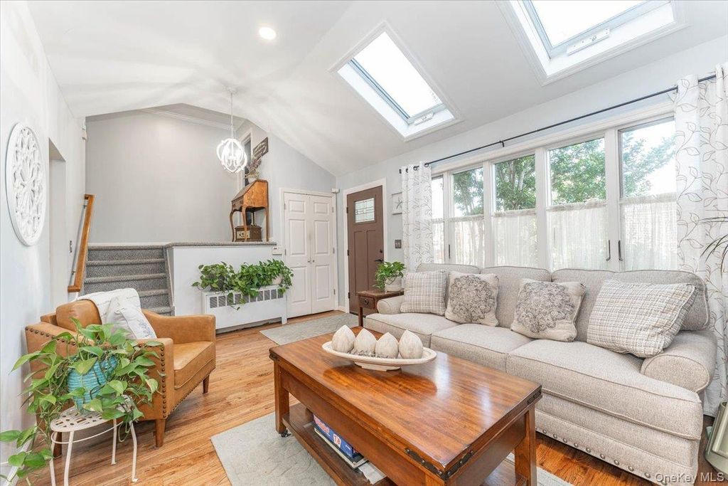 4 Brafmans Road, Inwood, NY 11096 — photo 2