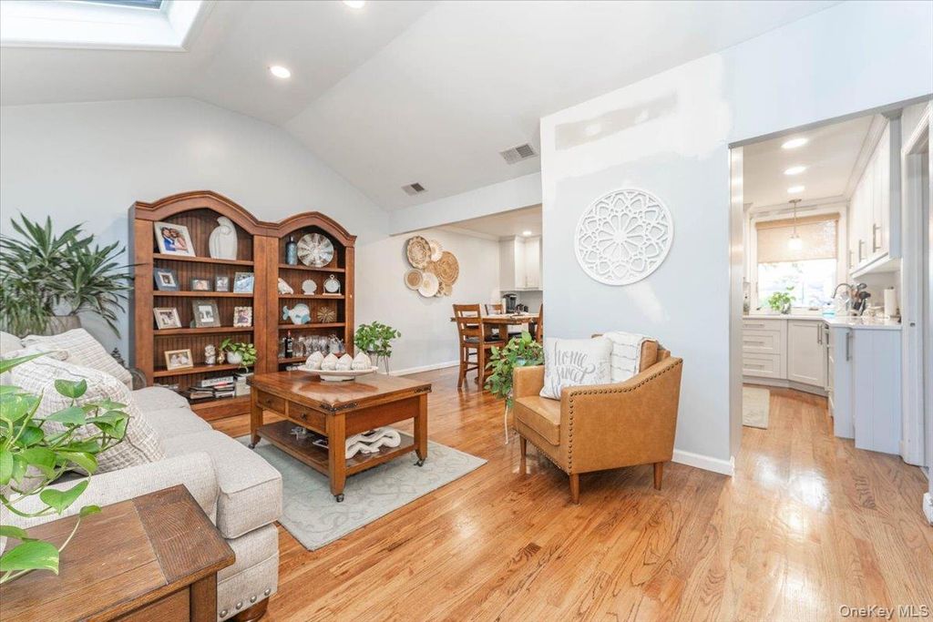 4 Brafmans Road, Inwood, NY 11096 — photo 3