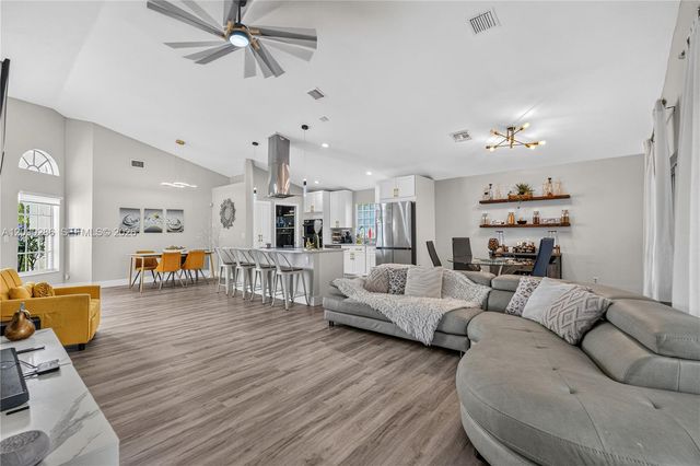 1971 Oak Berry Circle, Wellington, FL 33414