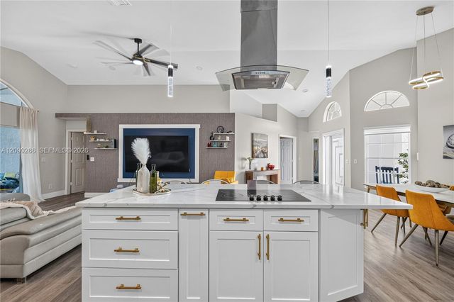 1971 Oak Berry Circle, Wellington, FL 33414
