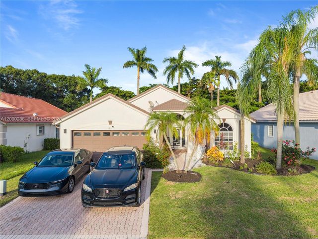 1971 Oak Berry Circle, Wellington, FL 33414