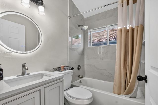 1971 Oak Berry Circle, Wellington, FL 33414