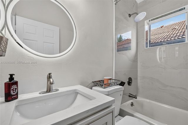 1971 Oak Berry Circle, Wellington, FL 33414