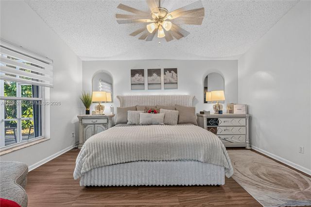1971 Oak Berry Circle, Wellington, FL 33414